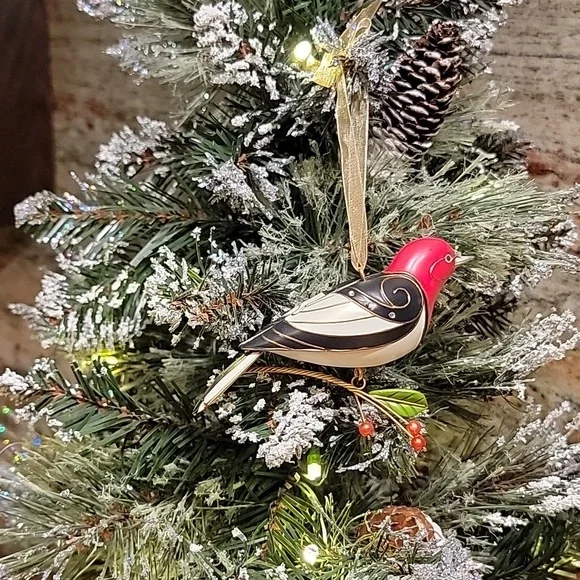 hallmark red-headed woodpecker 5th in series 2009 ornament - Picture 3 of 5